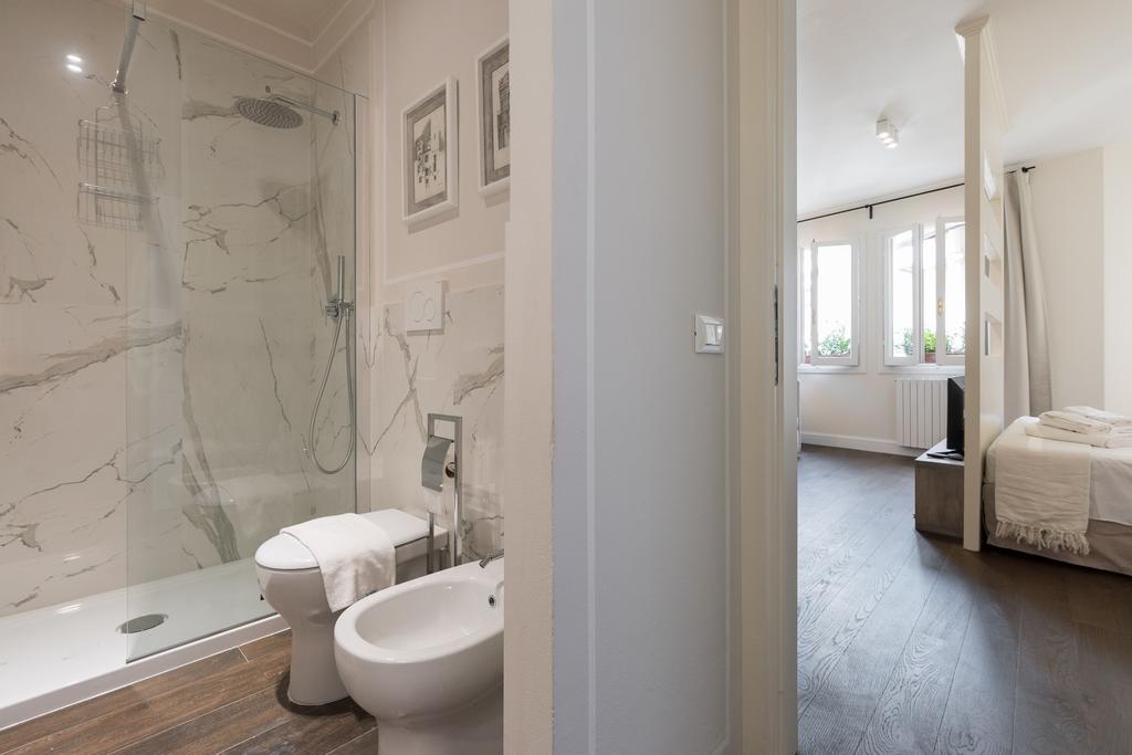 Novella Goldoni Suite-By Florence Concierge الغرفة الصورة